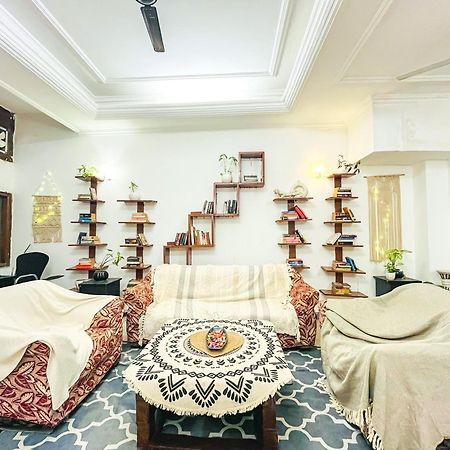 نيودلهي Atharva'S Homestay By Goaround Homes - Nehru Enclave Metro, South Delhi المظهر الخارجي الصورة