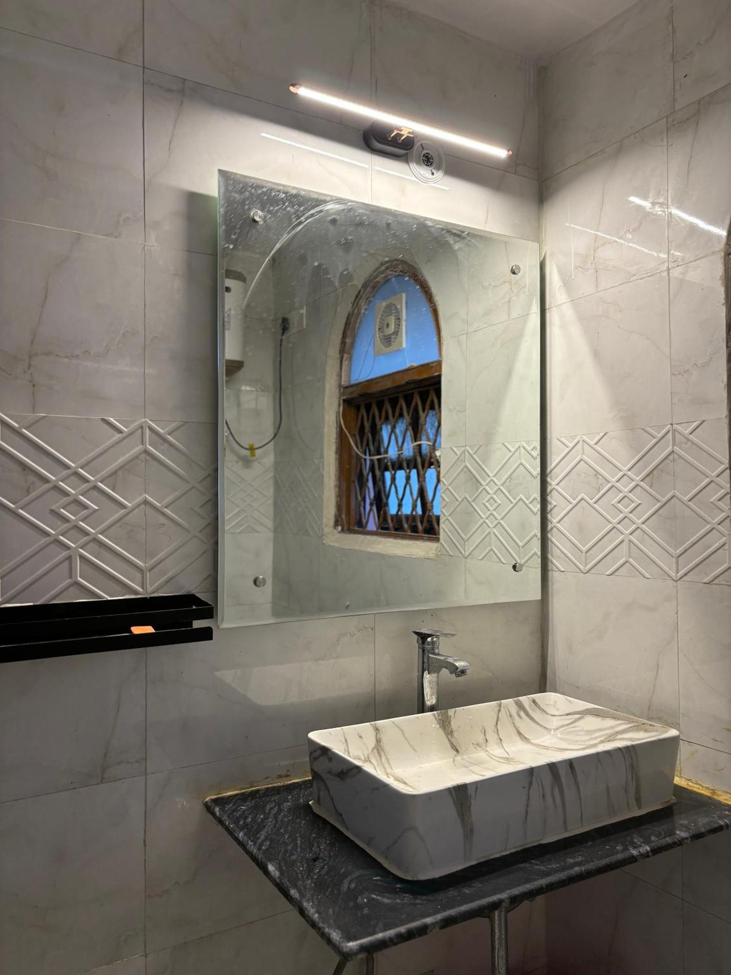 نيودلهي Atharva'S Homestay By Goaround Homes - Nehru Enclave Metro, South Delhi المظهر الخارجي الصورة