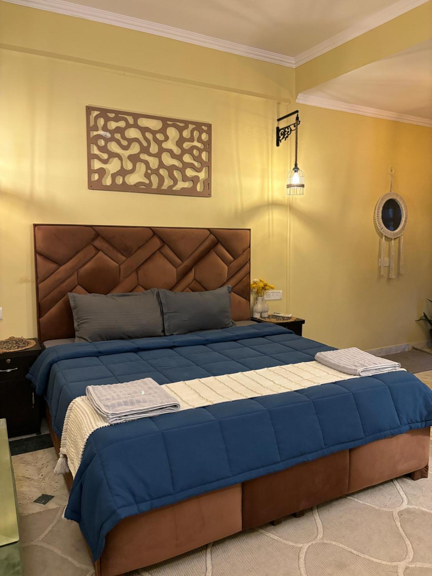 نيودلهي Atharva'S Homestay By Goaround Homes - Nehru Enclave Metro, South Delhi المظهر الخارجي الصورة