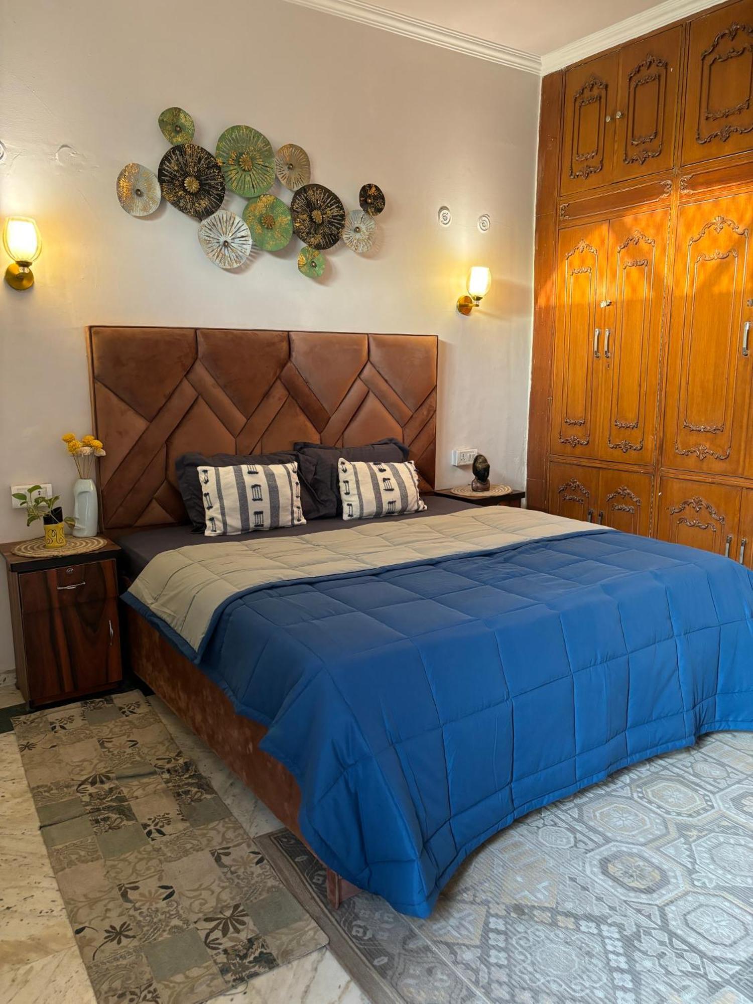 نيودلهي Atharva'S Homestay By Goaround Homes - Nehru Enclave Metro, South Delhi المظهر الخارجي الصورة