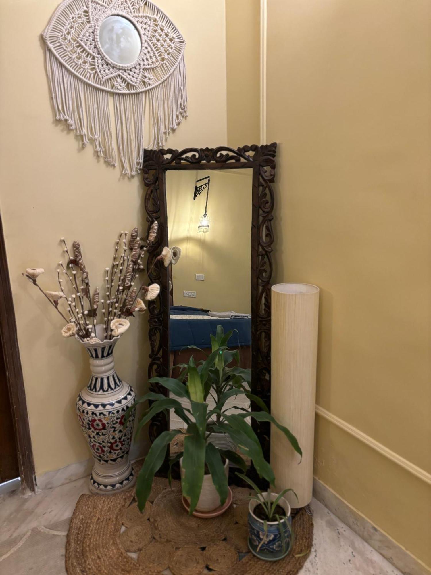 نيودلهي Atharva'S Homestay By Goaround Homes - Nehru Enclave Metro, South Delhi المظهر الخارجي الصورة