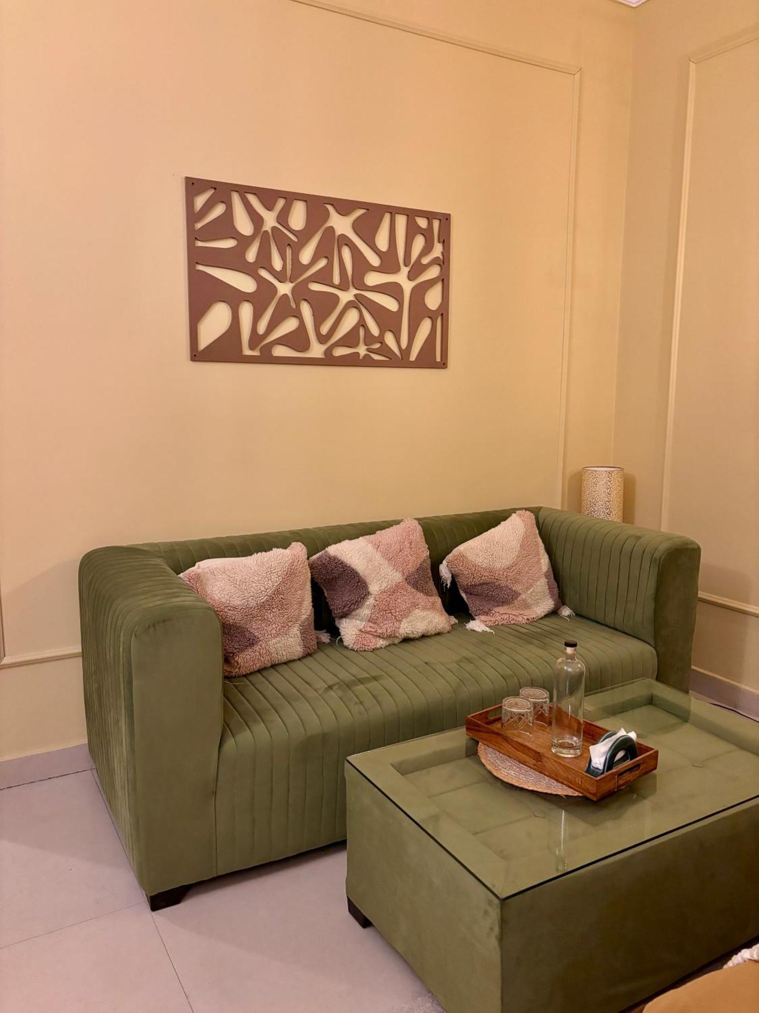 نيودلهي Atharva'S Homestay By Goaround Homes - Nehru Enclave Metro, South Delhi المظهر الخارجي الصورة
