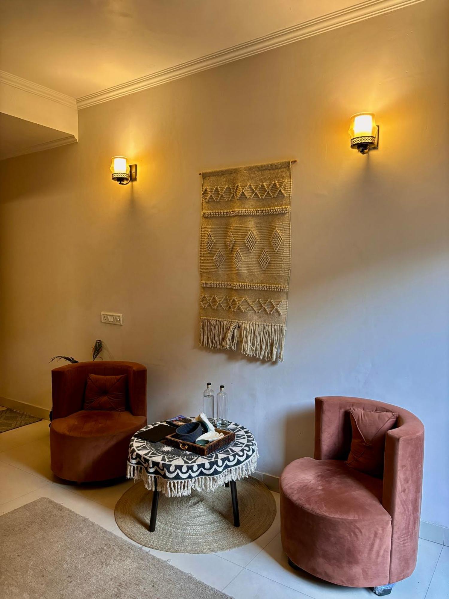 نيودلهي Atharva'S Homestay By Goaround Homes - Nehru Enclave Metro, South Delhi المظهر الخارجي الصورة