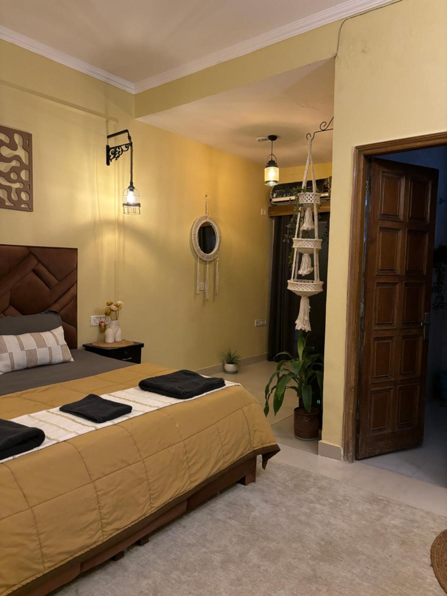 نيودلهي Atharva'S Homestay By Goaround Homes - Nehru Enclave Metro, South Delhi المظهر الخارجي الصورة