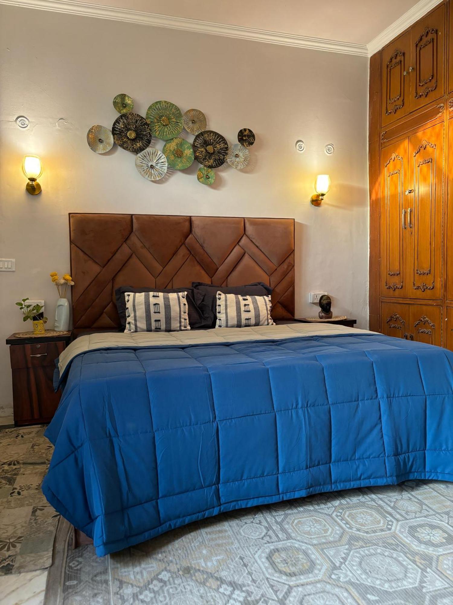 نيودلهي Atharva'S Homestay By Goaround Homes - Nehru Enclave Metro, South Delhi المظهر الخارجي الصورة
