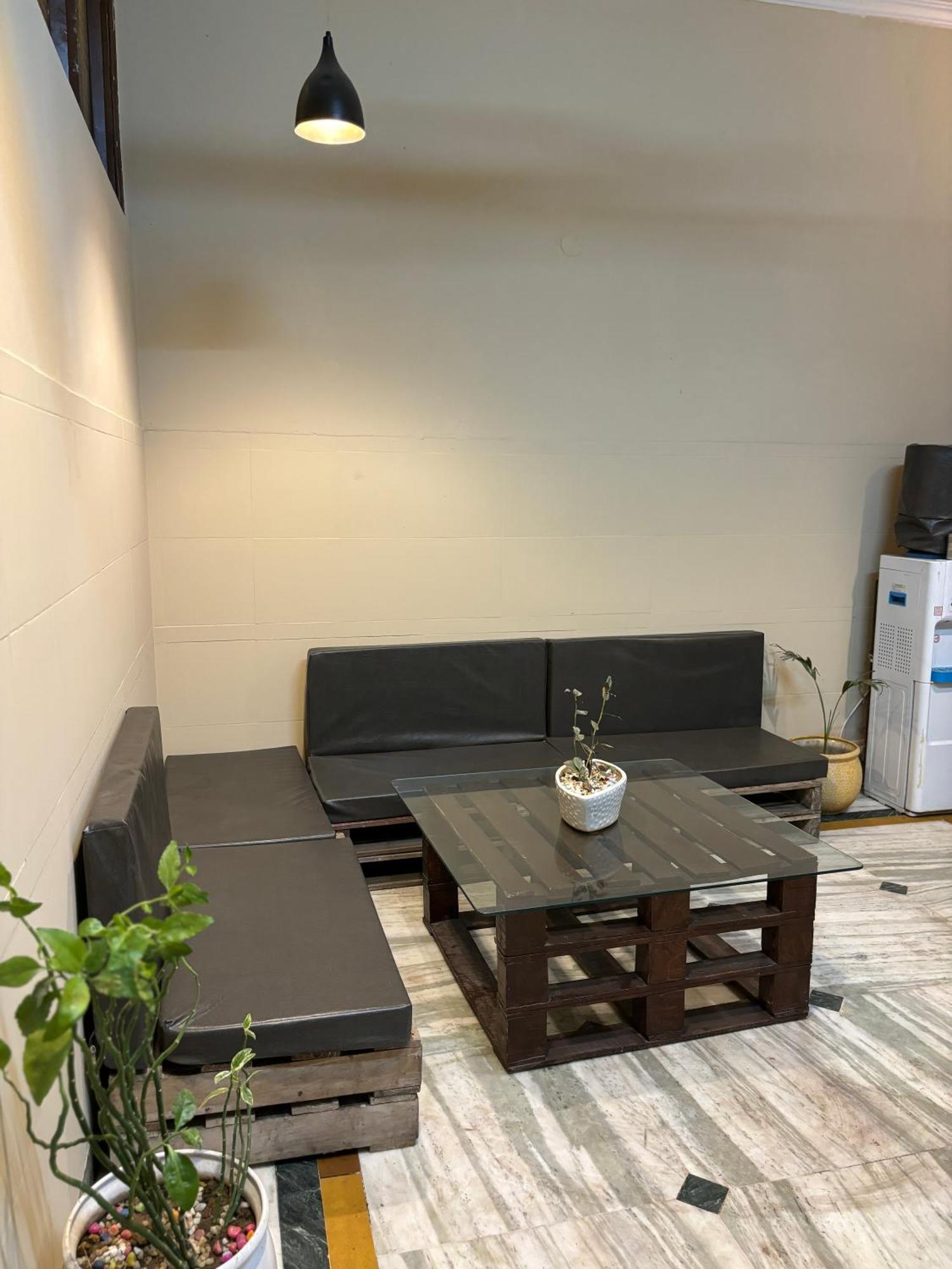 نيودلهي Atharva'S Homestay By Goaround Homes - Nehru Enclave Metro, South Delhi المظهر الخارجي الصورة