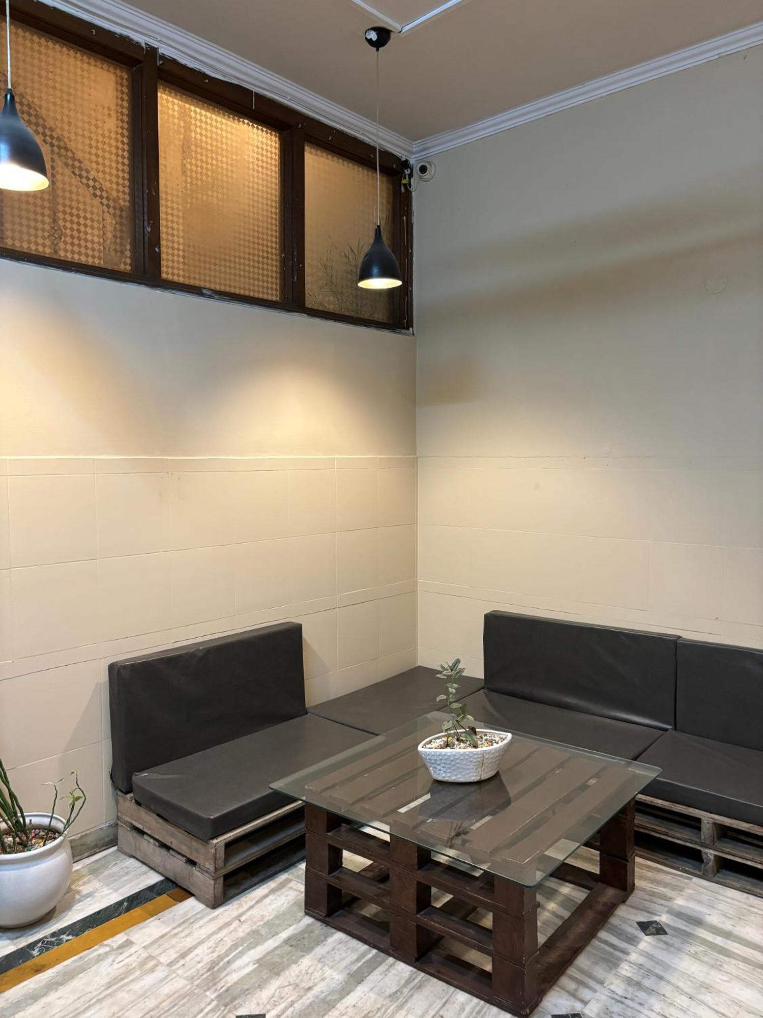 نيودلهي Atharva'S Homestay By Goaround Homes - Nehru Enclave Metro, South Delhi المظهر الخارجي الصورة