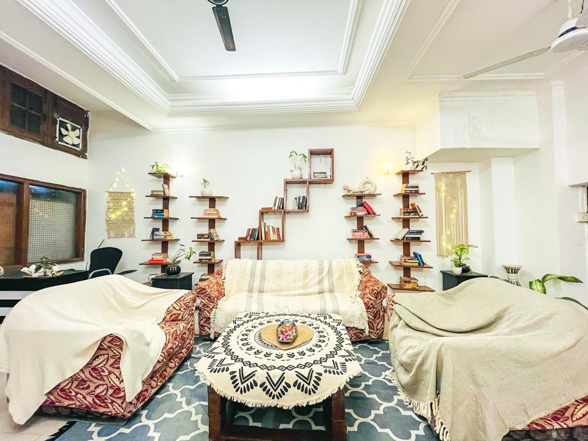 نيودلهي Atharva'S Homestay By Goaround Homes - Nehru Enclave Metro, South Delhi المظهر الخارجي الصورة