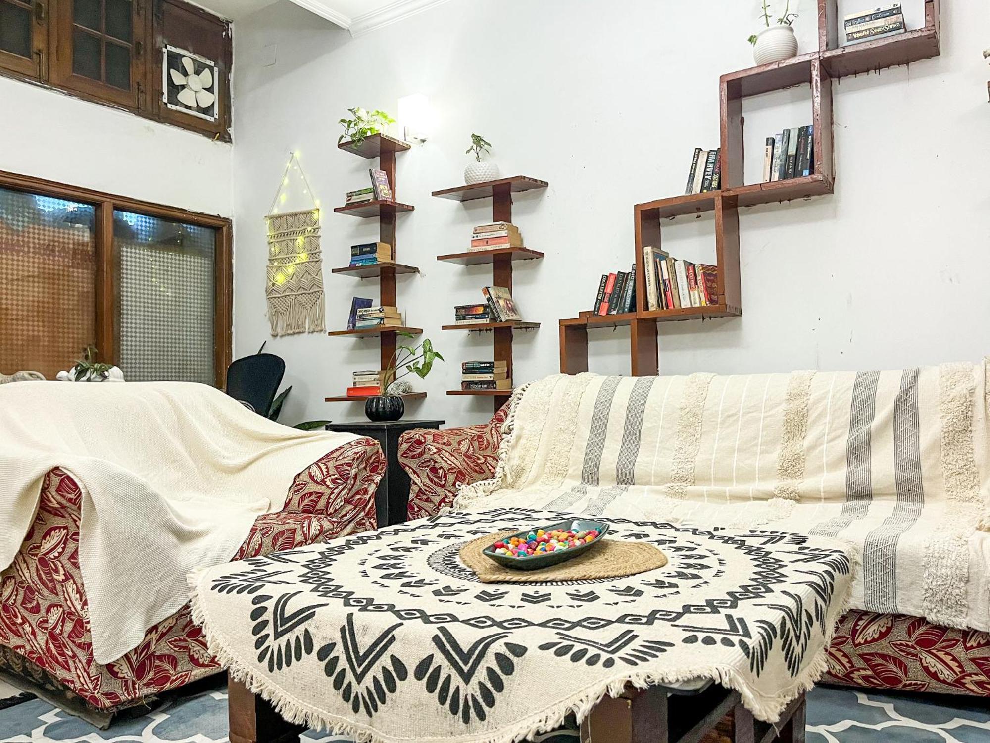 نيودلهي Atharva'S Homestay By Goaround Homes - Nehru Enclave Metro, South Delhi المظهر الخارجي الصورة