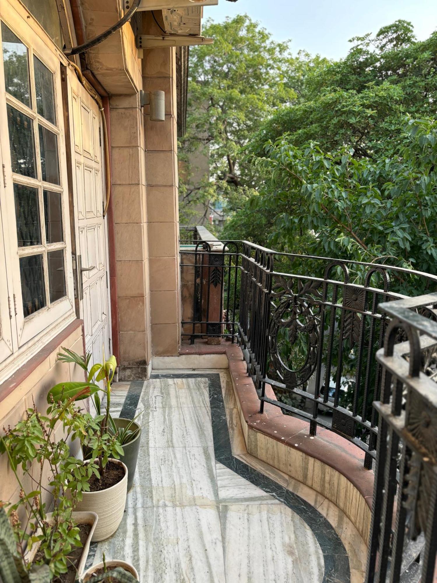 نيودلهي Atharva'S Homestay By Goaround Homes - Nehru Enclave Metro, South Delhi المظهر الخارجي الصورة