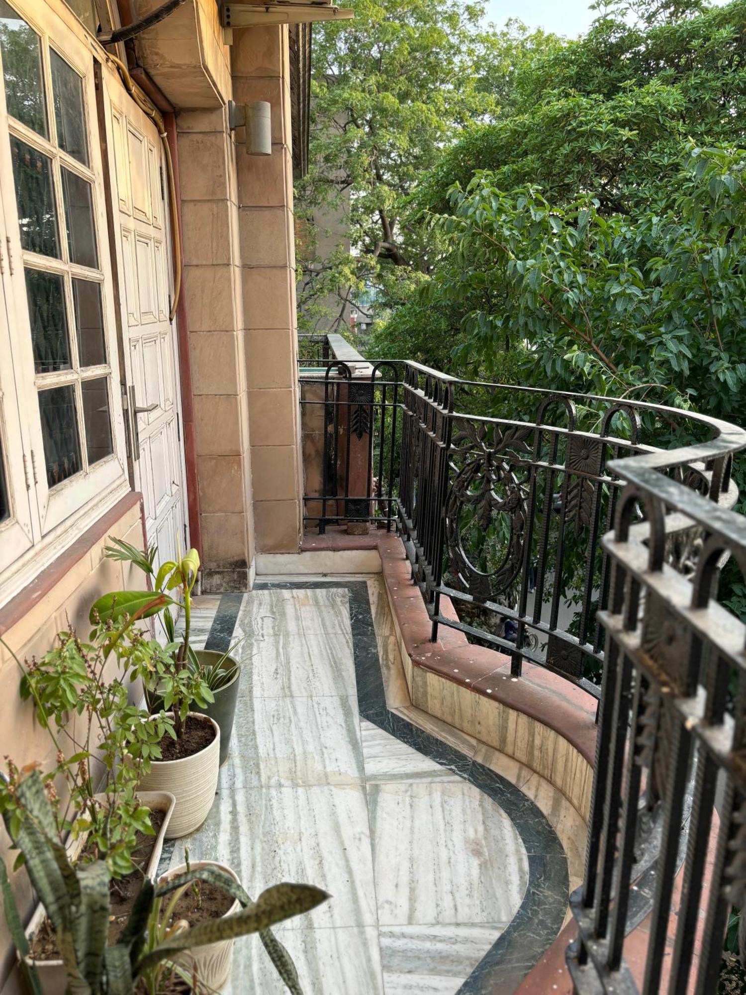 نيودلهي Atharva'S Homestay By Goaround Homes - Nehru Enclave Metro, South Delhi المظهر الخارجي الصورة