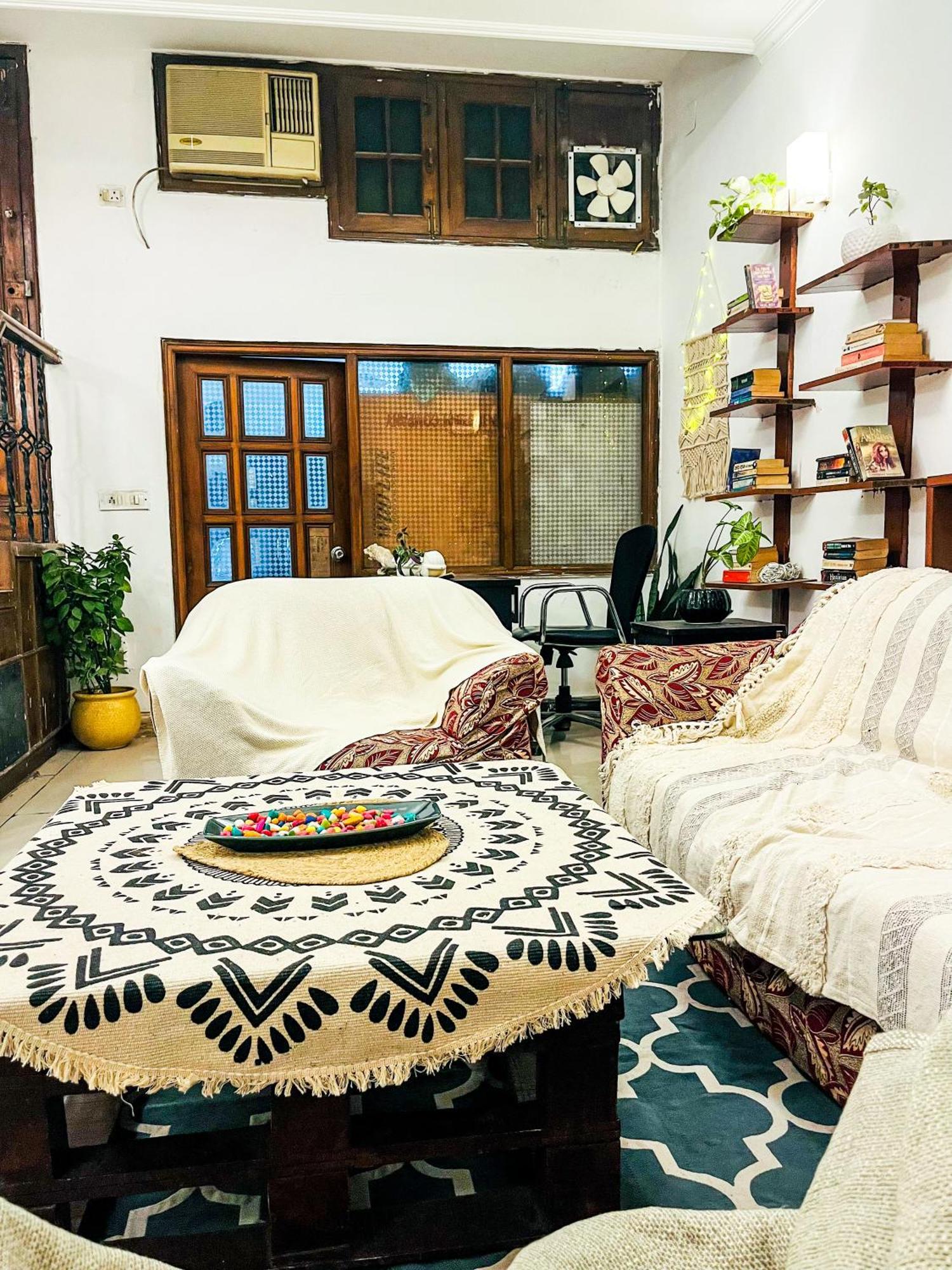 نيودلهي Atharva'S Homestay By Goaround Homes - Nehru Enclave Metro, South Delhi المظهر الخارجي الصورة